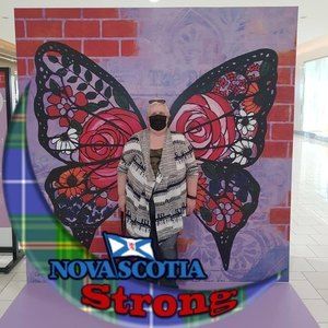 Meet your Posher, Dena